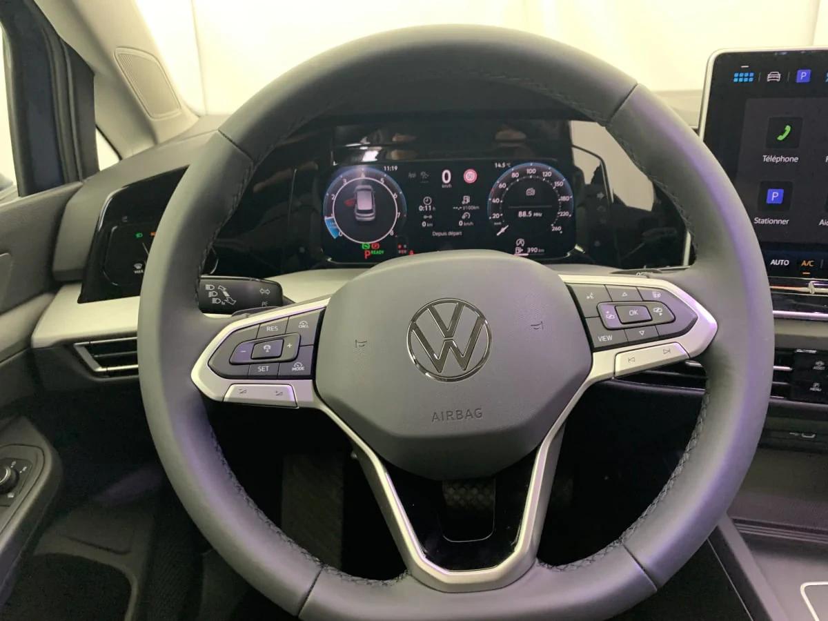 Volkswagen Golf Nice vue 5 Volkswagen Golf en leasing sans apport à Nice — vue 5
